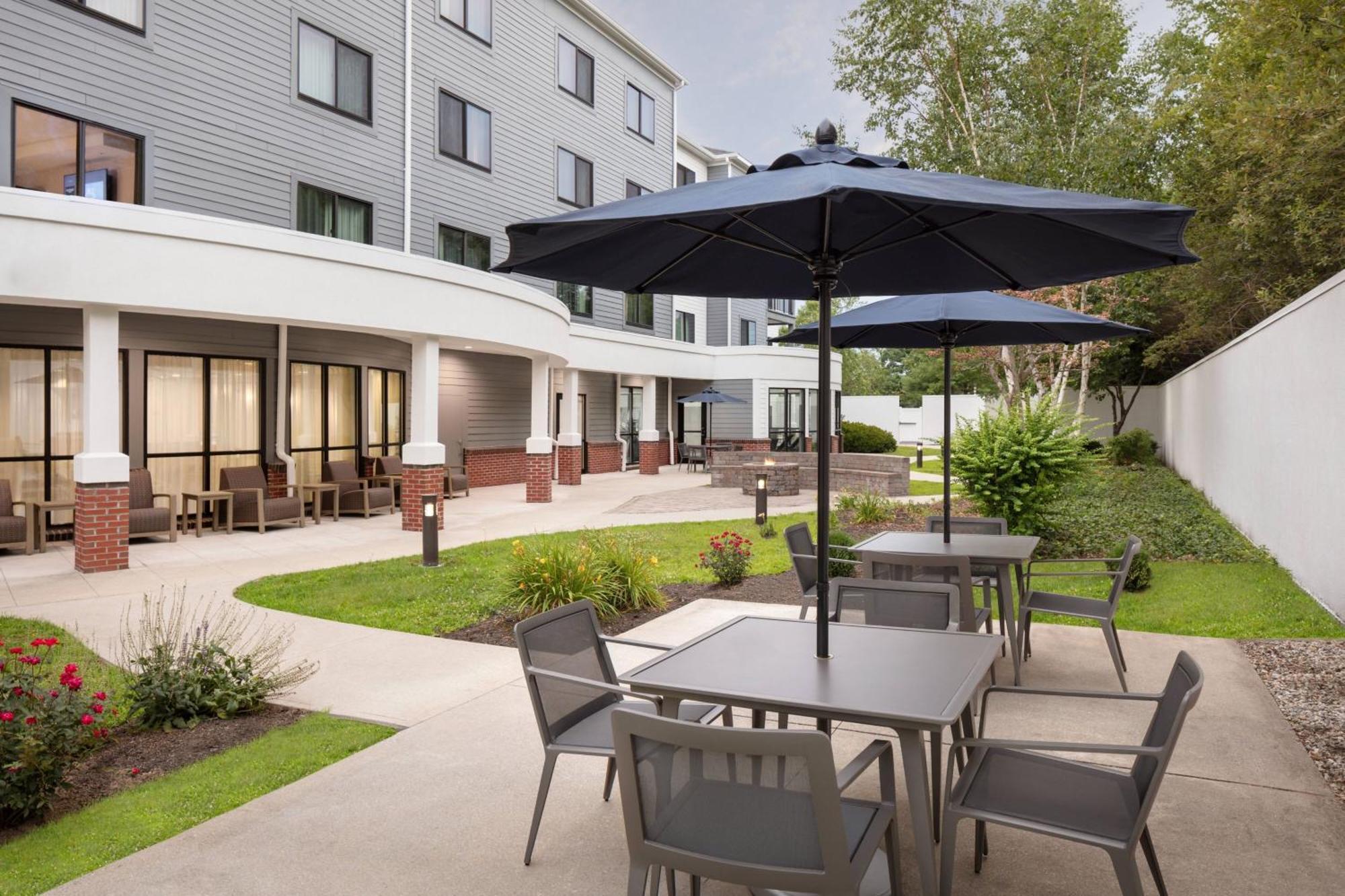 Courtyard Portland Airport Hotel South Portland Eksteriør billede